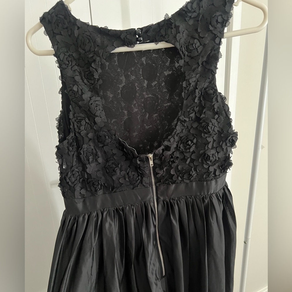 Brand new mini satin silk dress with cute back cutout - Picture 2 of 3